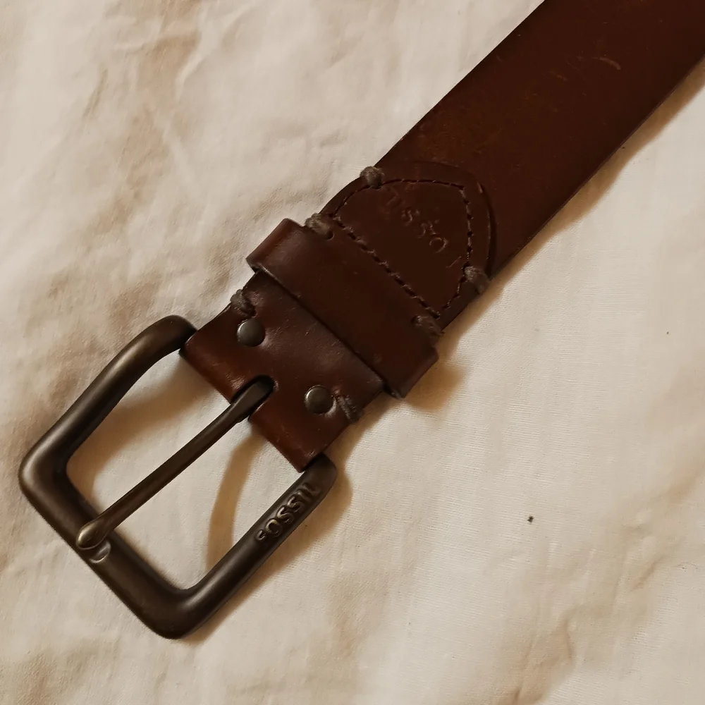 Fossil Brown Genuine Leather Belt logo inside and outside